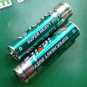 干电池，碱性电池， 碳性电池