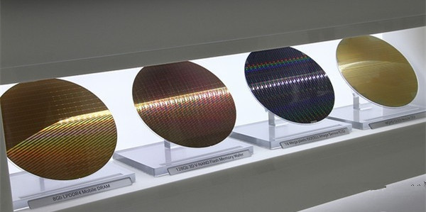 谁能顶住高昂成本?未来闪存芯片量产分析_中