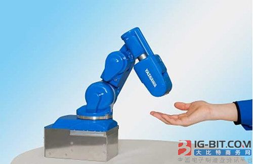 日本安川电机开发出世界最小工业机器人_中国