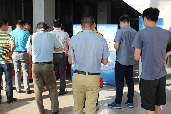 首届微电机自动化会议签到盛况图6