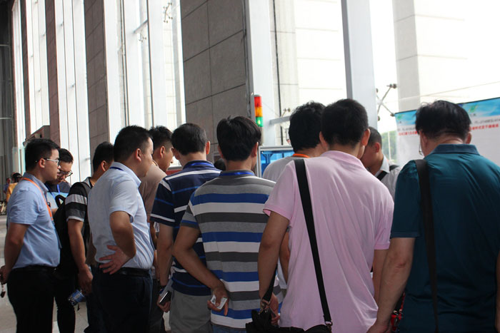 首届微电机自动化会议展示区图1