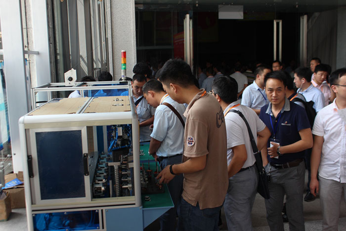 首届微电机自动化会议展示区图5